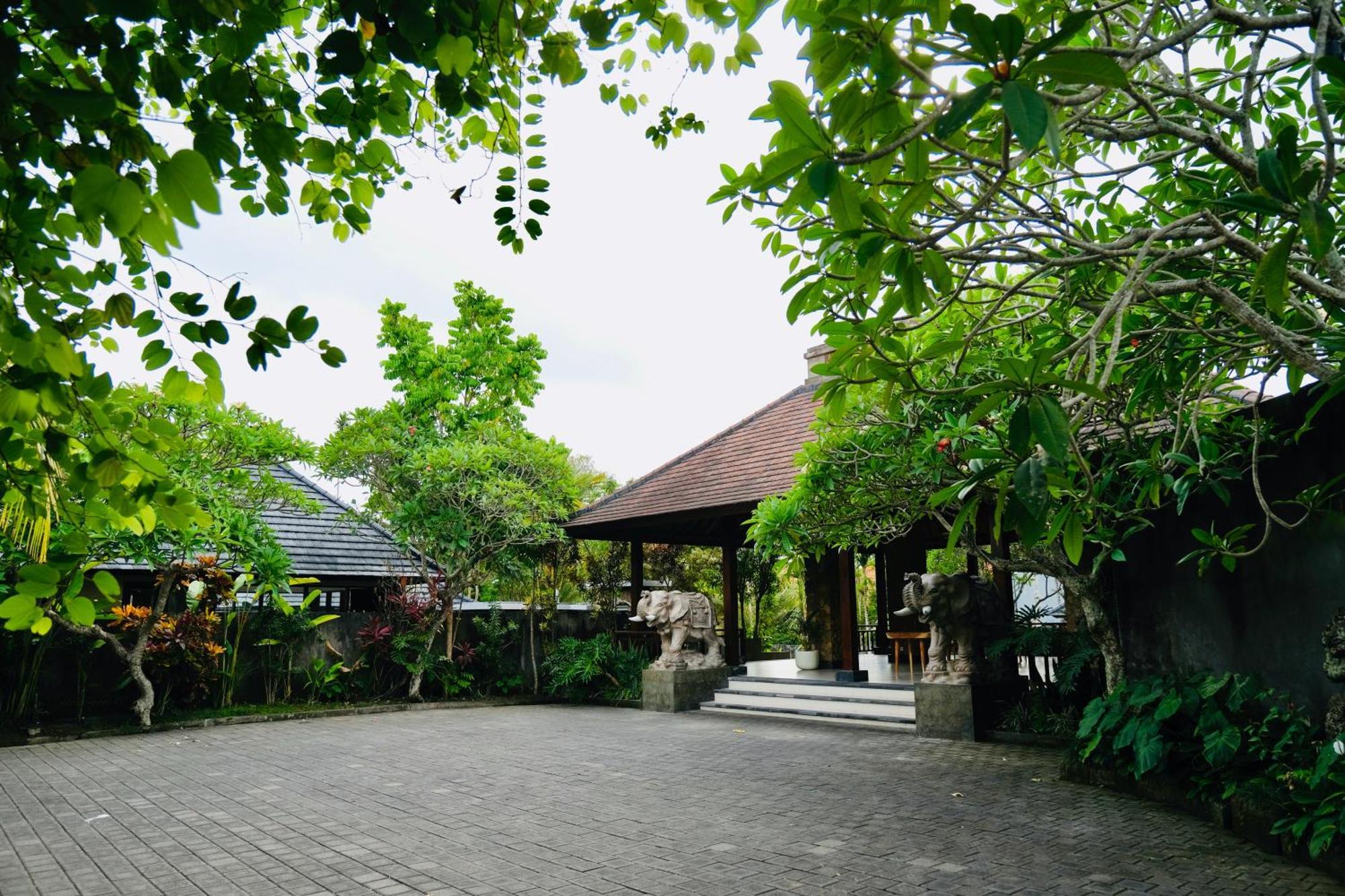 Wana Karsa The Villas Ubud Exterior photo